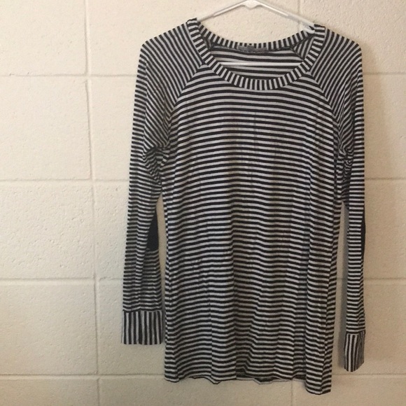 Striped boutique bought long sleeve - Picture 2 of 6